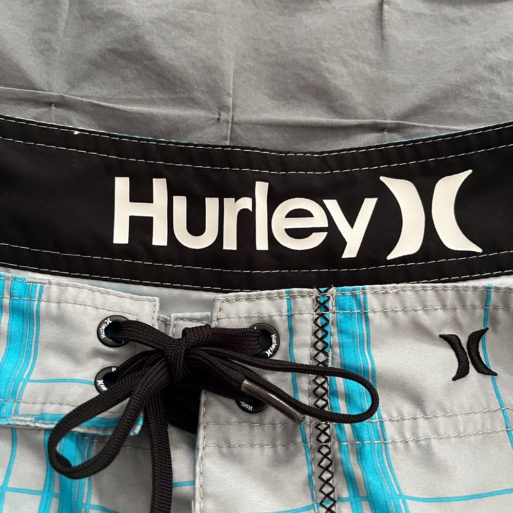 Hurley Board Shorts (32) - Picture 3 of 3
